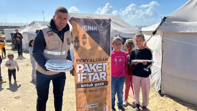 INH Salurkan Paket Buka Puasa dari Warga Indonesia untuk Pengungsi di Gaza 