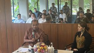 Wakil Menteri Hukum (Wamenkum) Edward Omar Sharif Hiariej dalam kuliah hukum bertajuk 'Kupas Tuntas KUHP dan KUHAP Nasional' yang digelar oleh Ikatan Wartawan Hukum (IWAKUM) di Jakarta, Selasa (23/12/2025) (Istimewa)