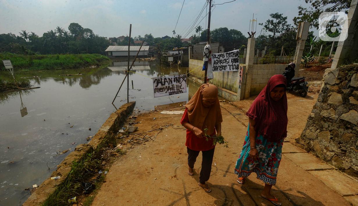 Keberadaan TPA Cipayung yang telah kelebihan beban sampah telah membawa dampak buruk bagi lingkungan. (merdeka.com/Arie Basuki)