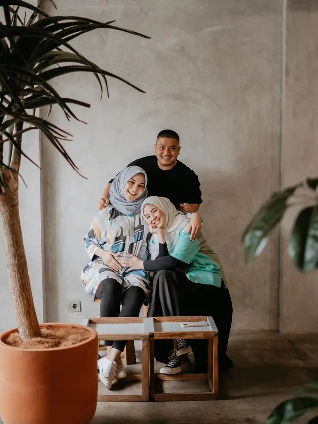 6 Momen Citra Kirana Kunjungi Kafe Natasha Rizky, Sahabat yang Saling Dukung