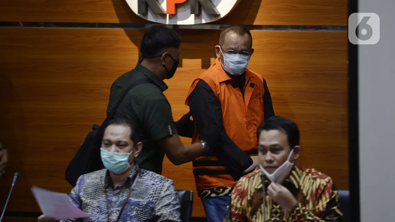 FOTO: KPK Resmi Tahan Nurhadi dan Menantu Terkait Kasus Suap