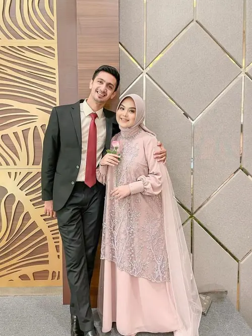 7 Inspirasi Baju Kondangan Hijab Simple ala Artis Citra Kirana hingga Lesti Kejora Fashion Fimela