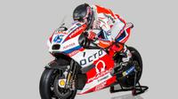 Scott Redding, berpose di atas motor baru Pramac Racing untuk MotoGP musim 2016. (Crash)