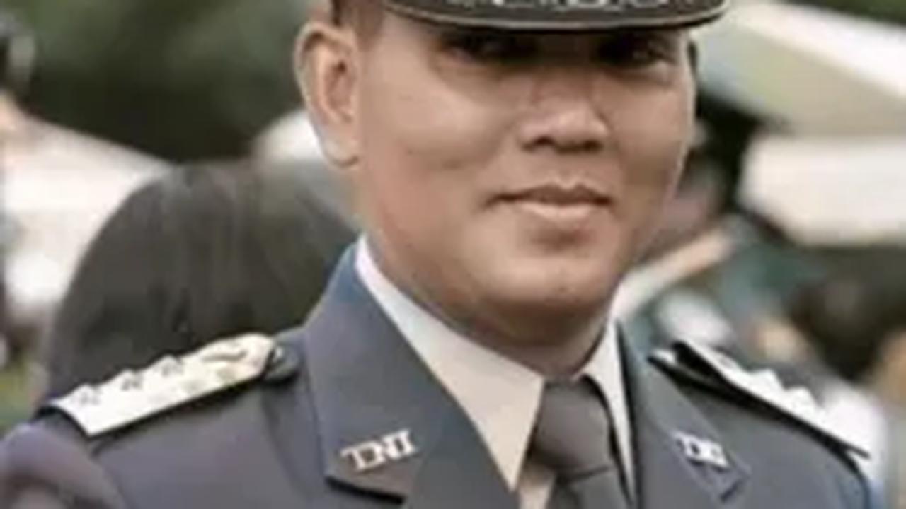 Sepak terjang kariernya di dunia militer tak perlu diragukan lagi. Beberapa jabatan prestisius pun pernah diemban olehnya.