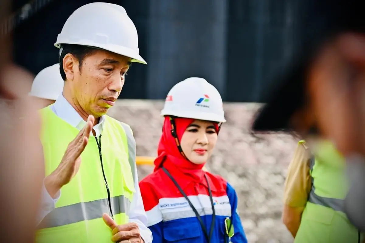 Presiden Joko Widodo (Jokowi) mengunjungi Wilayah Kerja minyak dan gas bumi (migas) Rokan, Riau, yang dikelola oleh Pertamina Hulu Rokan, Kamis (5/1/2023). Blok migas ini salah satu penyumbang produksi minyak terbesar. (Dok Pertamina)
