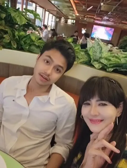 <p>Menurut Ita, Fernanda merupakan sosok anak yang penyayang. Kedekatan Ita dan Fernanda juga terlihat dalam kehidupan sehari-hari. (Foto: Instagram/itadyahpurnamasari)</p>