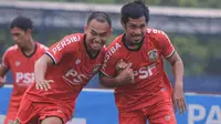 Abu Rizal Maulana dan Said Mardjan, dua eks Persebaya Surabaya yang kini membela Persiba Balikpapan di Liga 2 2021. (Dok. Persiba)