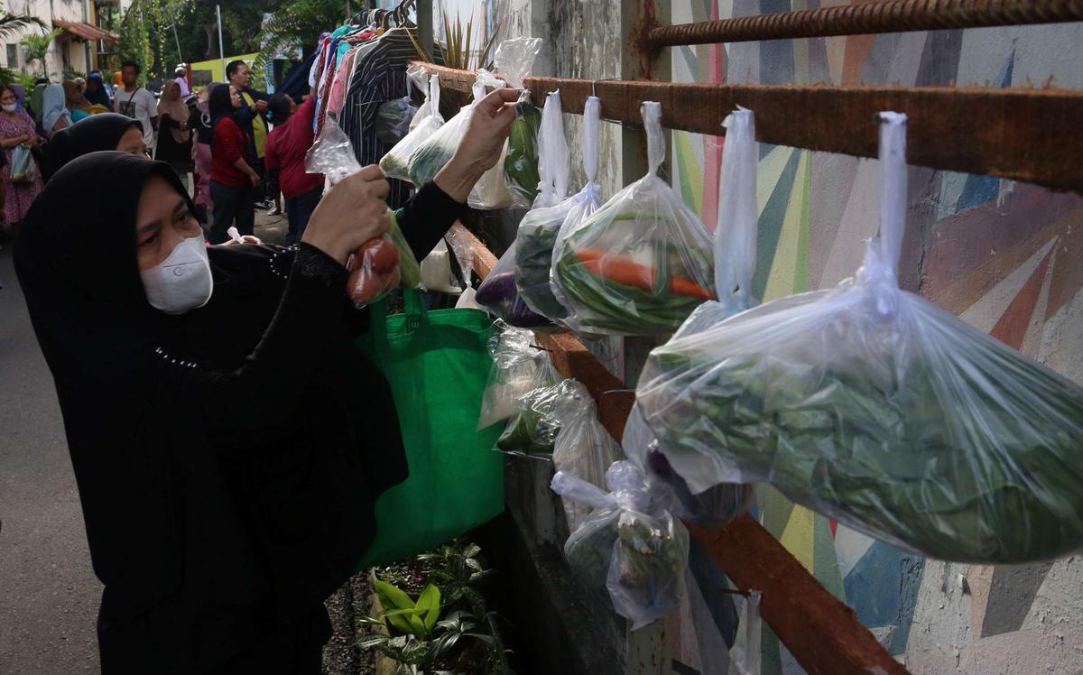 Warga Jatipadang Gelar Bazar Ramadan