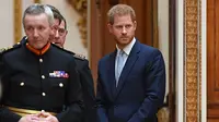 Pangeran Harry saat menerima kunjungan Donald Trump ke Istana Buckingham, Inggris, pada 3 Juni 2019. (dok. MANDEL NGAN / AFP)