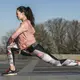 Full body mobility, salah satu kegiatan workout yang bertujuan untuk melatih fleksibilitas otot. (Foto/dok: freepik)