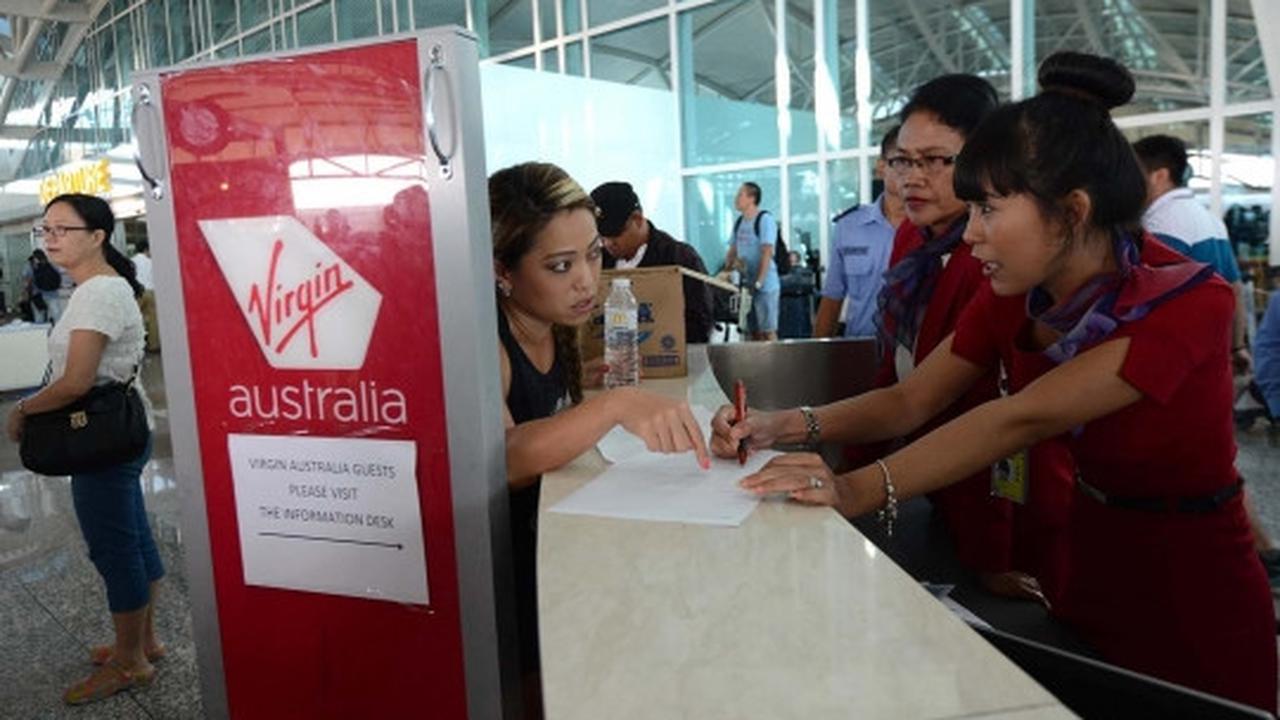 Kegelisahan penumpang di Ngurah Rai batal terbang karena abu Raung