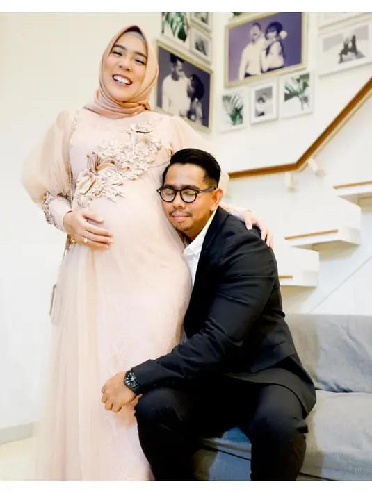 Sekitar lima tahun setelah nikah, Fitri Tropica akhirnya hamil anak pertama. Sebelum hamil, ia sempat divonis menderita PCOS yang membuat lebih sulit memiliki anak secara alami. Kini, Fitrop tidak lama lagi akan melahirkan buah cintanya dengan Irvan Hanafi.