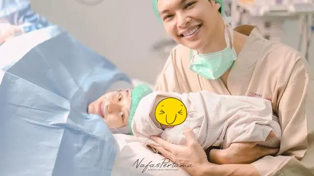 6 Potret Transformasi Dinda Hauw dari SD Hingga Jadi Ibu 2 Anak