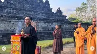 Menguatkan Posisi Candi Borobudur Sebagai Pusat Spiritualitas dan Kebudayaan Dunia Lewat Perayaan Waisak 2025.&nbsp; (dok.Instagram @injourney.id/https://www.instagram.com/p/DJRJbuMTrX3/Henry)