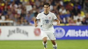 Ardon Jashari diincar Manchester United (AFP)