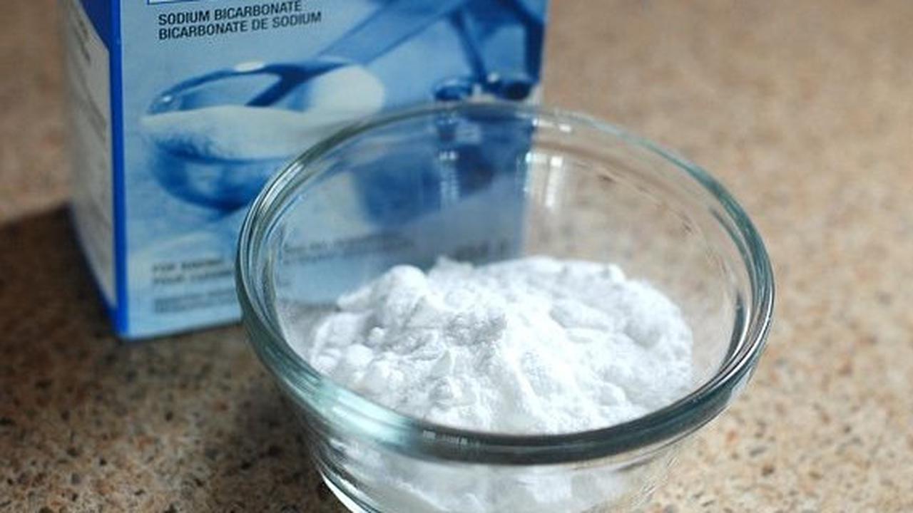 Baking Soda Jadi Rahasia Kecantikan Alami Perempuan yang Mengangkat Kulit Mati hingga Mencegah Rambut Lepek