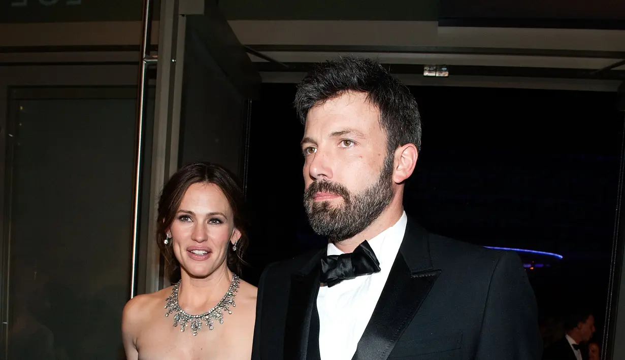 Seperti yang diwartakan oleh Aceshowbiz, Minggu (8/06/16), Jennifer dan Ben tengah menikmati iburan bersama buah hati mereka di Paris, Prancis. (AFP/Bintang.com)