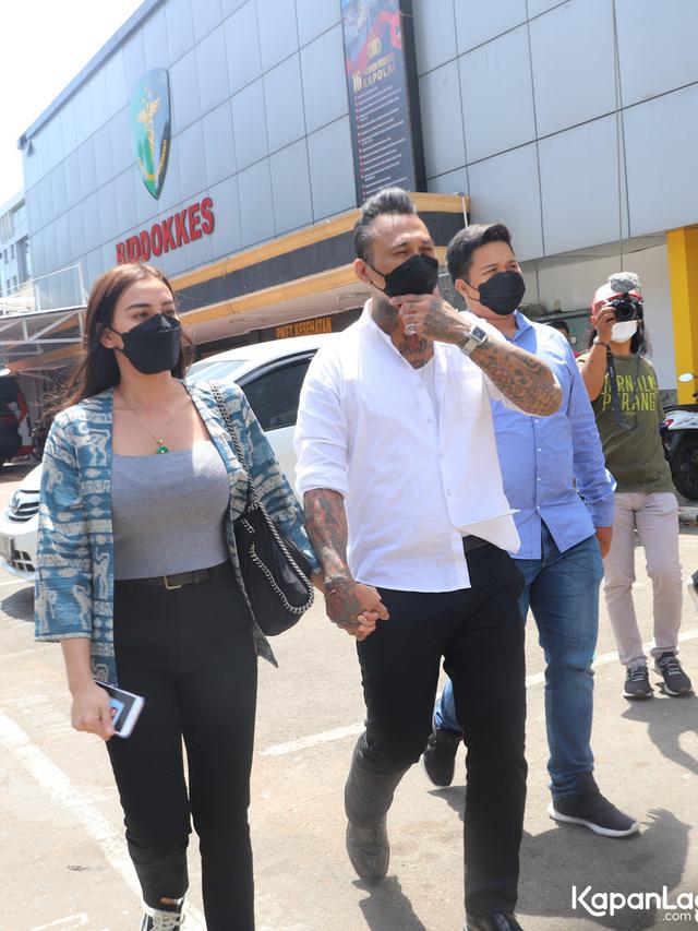 [Fimela] Jerinx SID Vaksin Covid-19