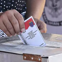 Jangan coba-coba posting aktivitas nyoblos TPS kalau kamu nggak mau masuk penjara. (Foto: Liputan6.com/Immanuel Antonius)