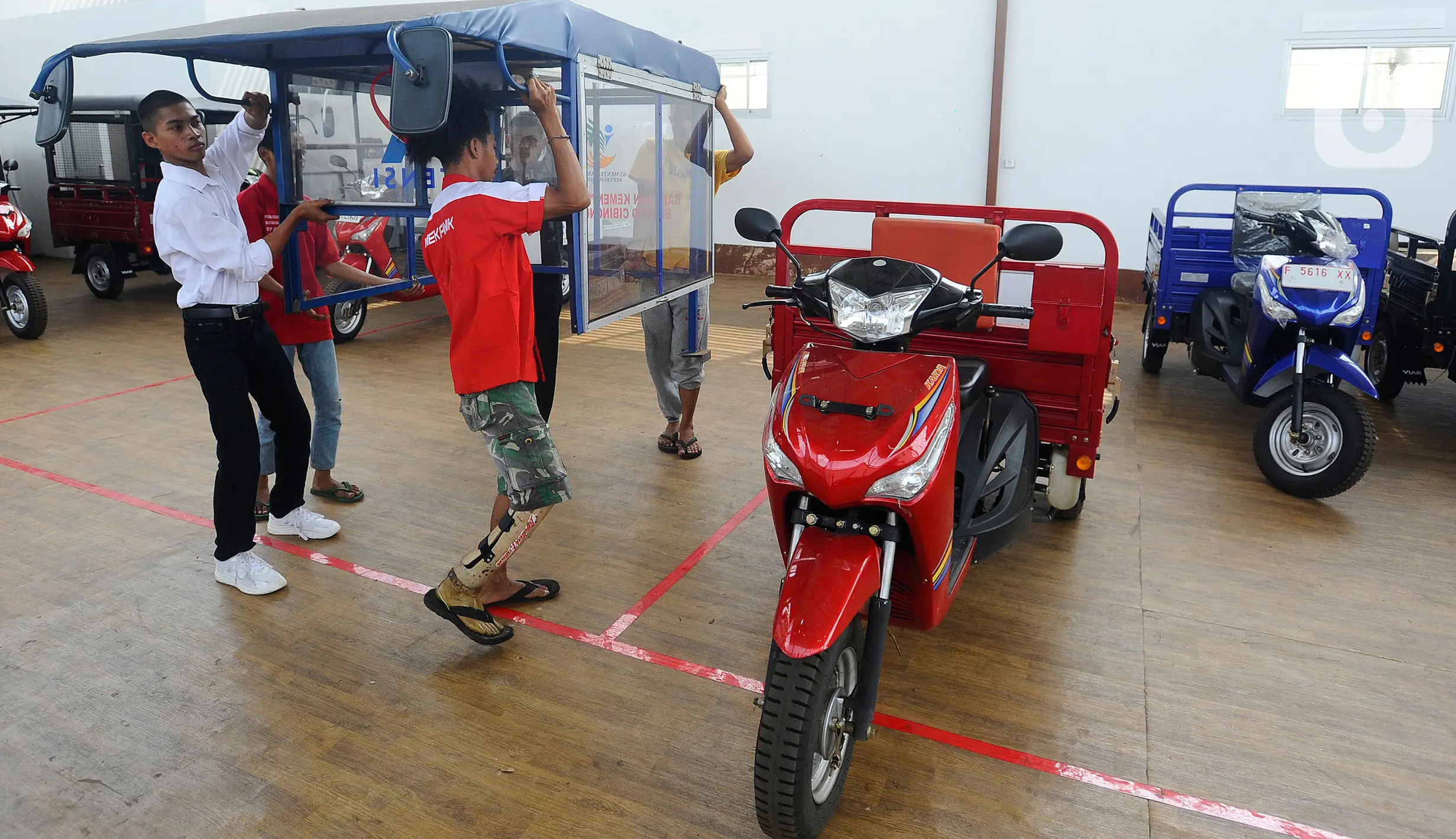 Merakit Motor untuk Penyandang Disabilitas
