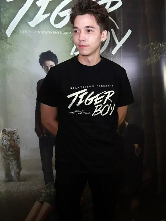 Di hutan, Stefan tinggal seorang diri tanpa ditemani kerabat dan sanak saudara. (Deki Prayoga/Bintang.com)