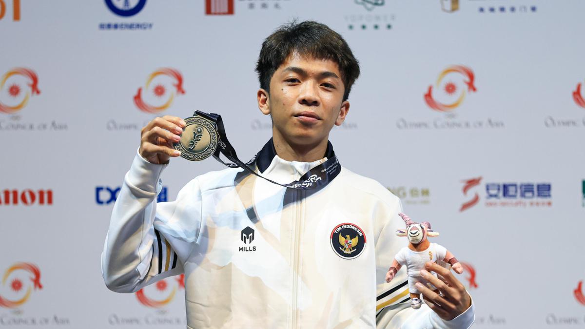 Michael Julius Cezar Bawa Pulang Medali Perak eFootball di Asian Youth Games 2025 Bahrain