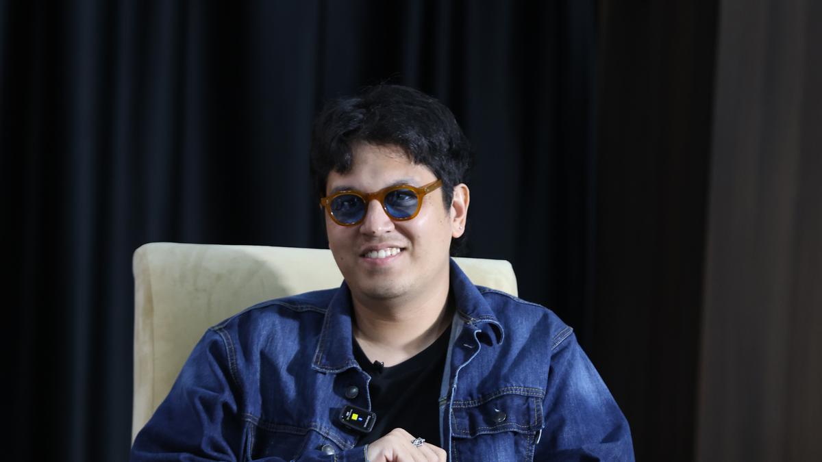 Kevin Julio Main Film Si Paling Aktor, Datang ke Gala Premiere untuk Meriset Perilaku Sutradara