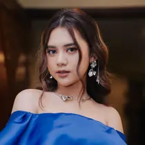 Ziva Magnolya penyuka riasan wajah natural yang simpel dan clean. Riasan ini membuatnya makin percaya diri ketika beraktivitas sehari-hari atau manggung. (Foto: Dok.