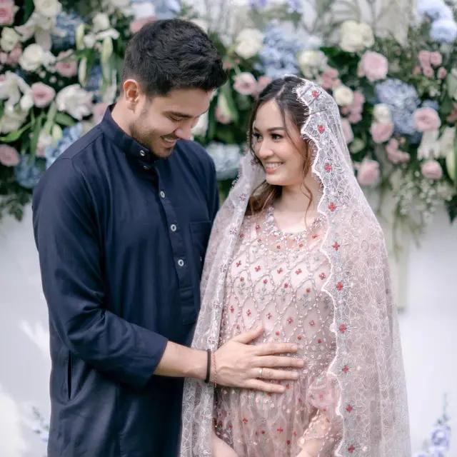6 Potret Faradilla Yoshi Pamer Baby Bump, Masuki Trimester Ketiga Kehamilan