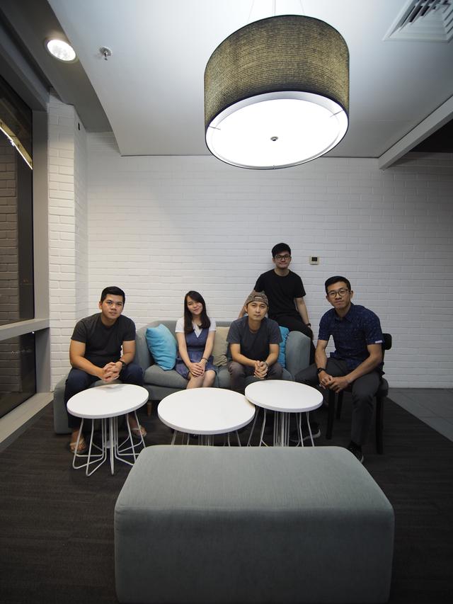 Grup musik Bobby & The Opis baru saja merelease album mereka bertajuk Kisah Terindah Hidup Kita