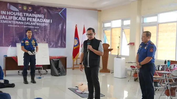 Wamendagri Dorong Insentif Risiko Tinggi untuk Petugas Damkar