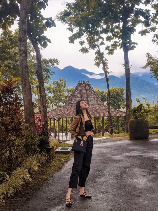 Potret Anya Geraldine Syuting di Magelang, Sekaligus Lepas Penat Sejenak. (Sumber: Instagram/anyageraldine)