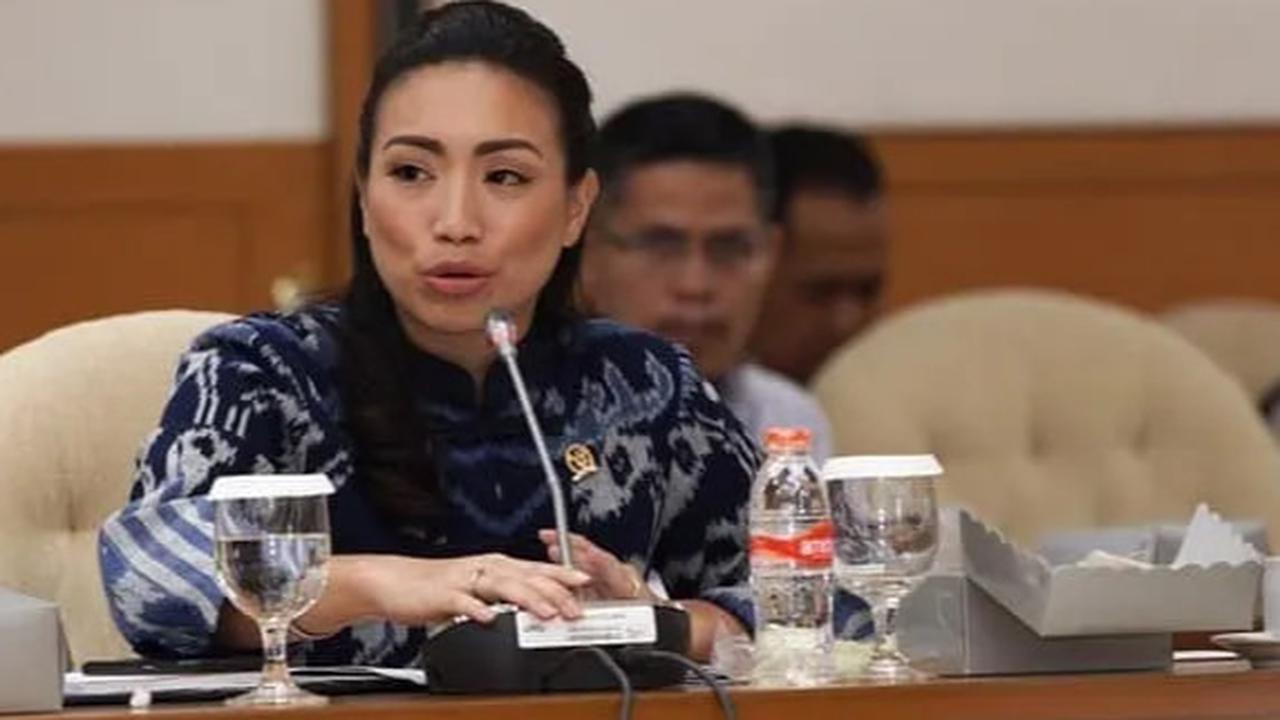 Rahayu Saraswati Djojohadikusumo berbicara di depan audience