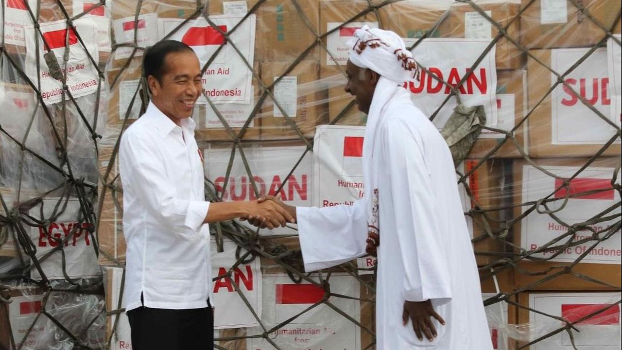 FOTO: Jokowi Lepas Bantuan Satu Juta Dolar AS untuk Palestina dan Sudan di Halim Perdanakusuma