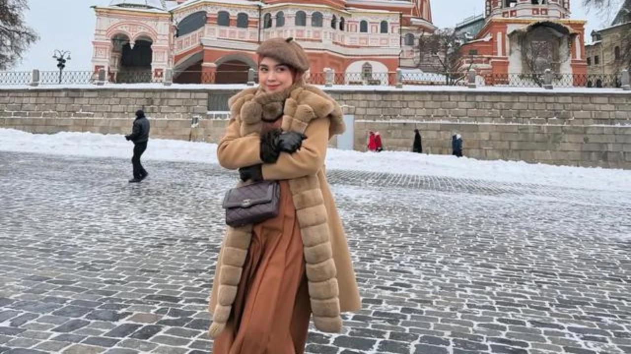 Liburan di Moskow Bersuhu -25°C, Ria Ricis Tetap Tampil Modis