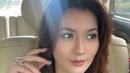 Sudah cukup lama Asty Ananta dituding lakukan oplas pada wajahnya, namun istri Hendra Suyanto ini tak membalas komentar netizen. (FOTO: instagram.com/asty_ananta/)