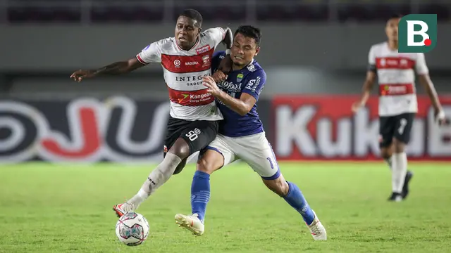 Foto: Jatuh Bangun Persib Bandung Pertahankan Keunggulan dari Madura United di Pekan ke-15 BRI Liga 1