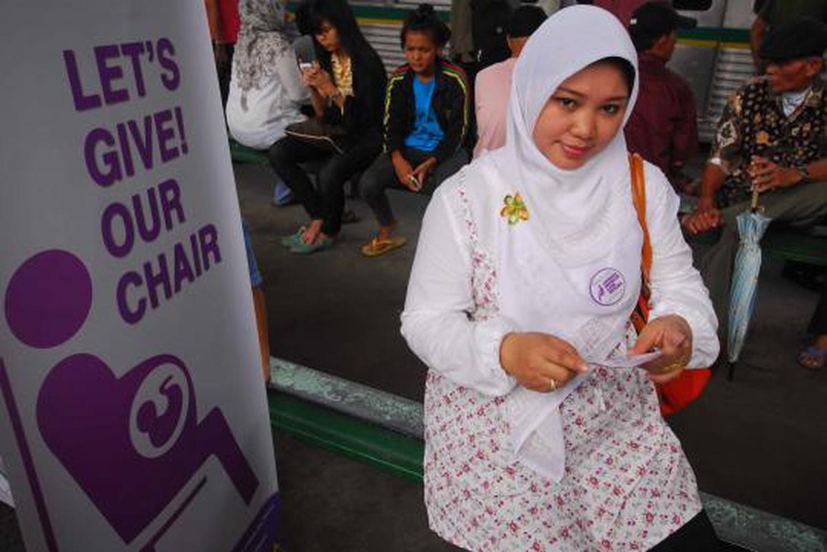 Stasiun Manggarai kedatangan 'Gerakan Tempat Duduk Ibu Hamil'