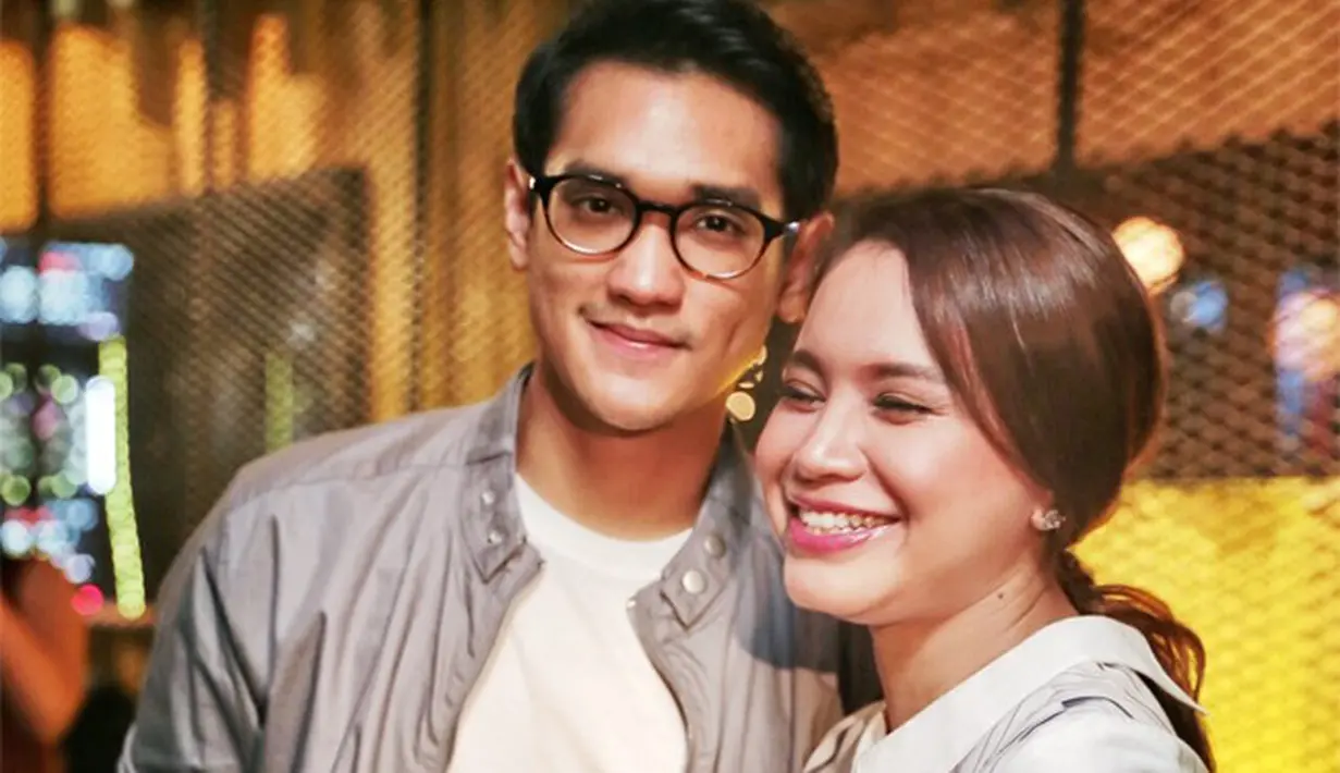 Tidak sedikit yang mendoakan pasangan ini untuk melanjutkan hubungannya ke jenjang pernikahan. "Ccok bnget tteh @itsrossa910 sm kk @afgansyah.reza smga hbngn klian lnggeng ya smpai di prnkhn nnti aamin," tulis anis_cihuy. (Adrian Putra/Bintang.com)