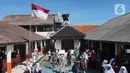 Kondisi ruang kelas yang atapnya ambruk di SDN Pancoranmas 3, Depok, Jawa Barat, Jumat (13/5/2022). Sampai saat ini, belum ada perbaikan atap yang ambruk dari dinas terkait. (Liputan6.com/Herman Zakharia)