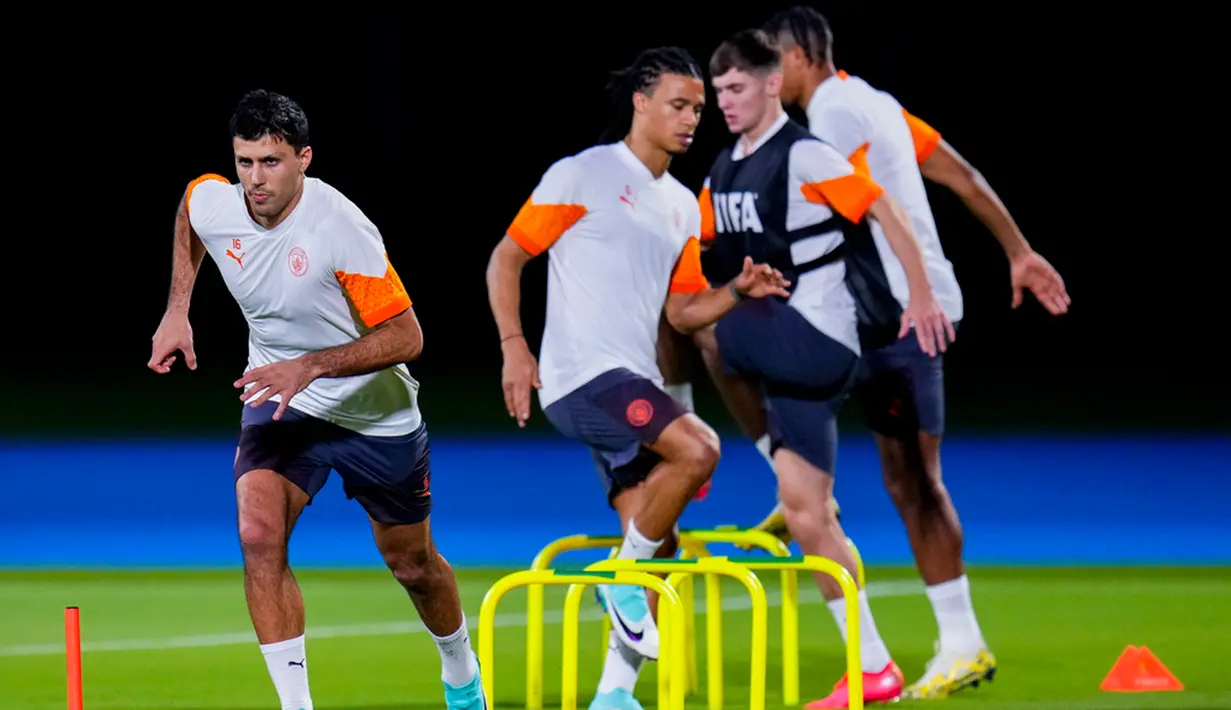 Sebelum berangkat ke Jeddah untuk menghadapi Urawa Red Diamonds di Piala Dunia Antarklub 2023, Manchester City hanya bermain imbang 2-2 dengan Crystal Palace di Liga Inggris. (AP Photo/Manu Fernandez)