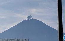 Fakta Unik: Gunung Semeru Erupsi 5 Kali dalam Sehari, Letusan Capai 500 Meter di Atas Puncak!