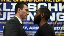 Duel antara Wladimir Klitschko dengan Bryant Jennings diprediksi akan menjadi pertarungan yang sengit tahun 2015. Foto diambil pada Rabu (4/2/2015). (AFP Photo/Jewel Samad) 