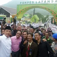 Apoy Wali Band potret bersama dengan Menpora Imam Nahrowi (Istimewa)