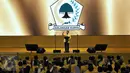 Ketua Umum Golkar Setya Novanto memberikan sambutan pada acara Penutupan Rapimnas I Partai Golkar 2016 di Istora Senayan, Jakarta, Kamis (28/7). Sejumlah pimpinan lembaga, menteri dan pimpinan partai turut hadir. (Liputann6.com/Johan Tallo)