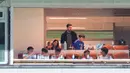 Messi absen dalam laga ini bukan karena cedera. Ia tak dimainkan oleh Lionel Scaloni untuk memberikan kesempatan pemain lain dan mencoba kombinasi penyerang lainnya di lini depan. (AP Photo/Rebecca Blackwell)