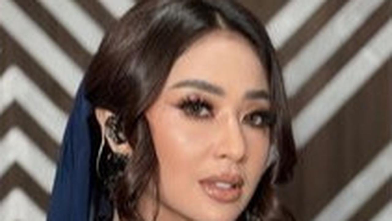Dewi Perssik Viral Gara-Gara Lagu 'Pica Pica', Tetap Cuan Meski Sempat Dapat Hujatan