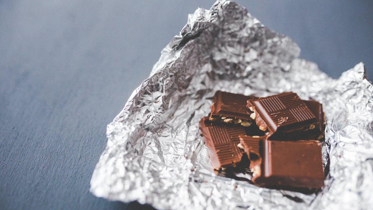 Ilustrasi Makanan di Aluminium Foil