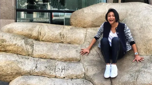 Kartika Sary, adik Yuni Shara dan KD (Instagram/kartikasary)