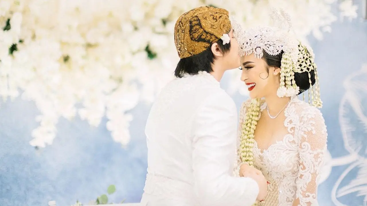 [Fimela] Kevin Aprilio dan Vicy Melanie Menikah